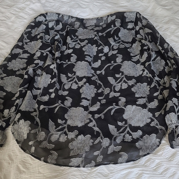 Joe Fresh blouse - Picture 2 of 2